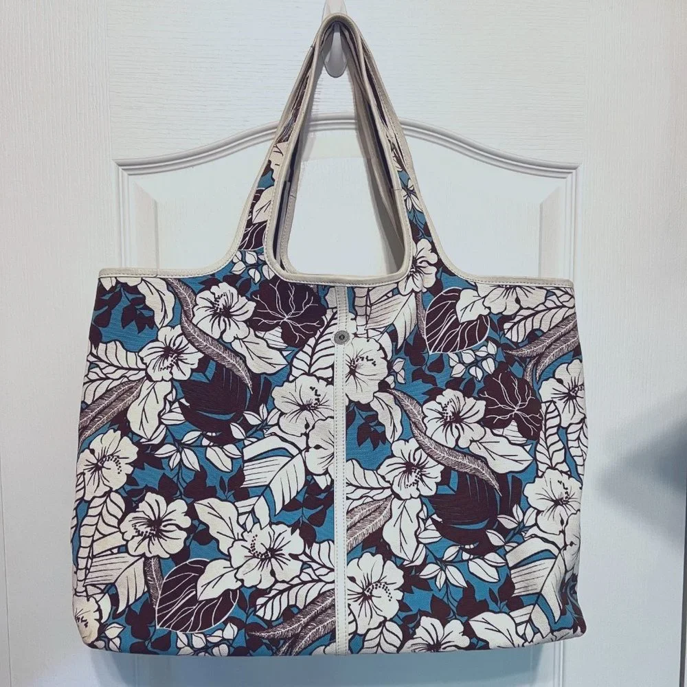 Cole Hann-Large Tote-Leather & Cloth-Snap Close Inside-Pockets-Travel-Beach